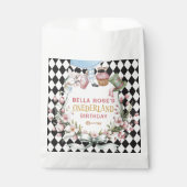 Alice in Wonderland Flower Frame 1st birthday Geschenktütchen (Vorderseite)