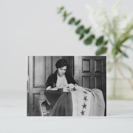 Alice Paul, Sewing Suffrage Flag, 1910er Postkarte (Stehend Vorderseite)