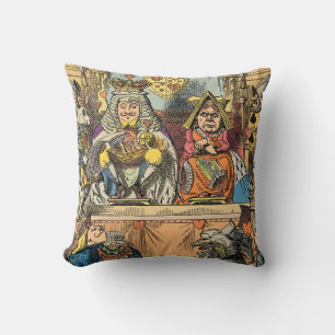 Alice Prozess des Herzbuben Vintage Kissen