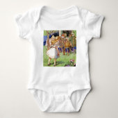 Alice stochert auf das Tea-Party des Mad Hatters Baby Strampler (Vorderseite)
