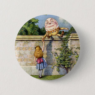 Alice trifft Humpty Dumpty im Wunderland Button