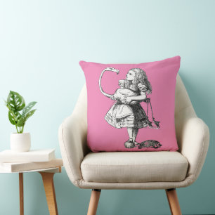 Alice und der Flamingo (rosiger Hintergrund) Kissen