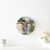 Alice und Humpty Dumpty in Wonderland Runde Wanduhr (Zuhause)