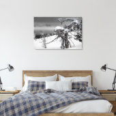 Alien aus Holz im Winter Leinwanddruck (Insitu (Schlafzimmer))