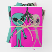 Alien Christmas Wrapping Paper Geschenkpapier Set (Beispiel)