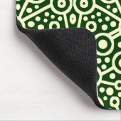 Alien Circuit II - Creme auf dunkelgrün Mousepad (Ecke)