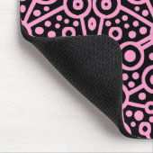 Alien Circuit II - Rosa auf Schwarz Mousepad (Ecke)