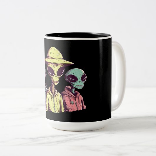 Alien Duo Coffee Mug – Retro Sci-Fi Zweifarbige Tasse (VorderseiteRechts)