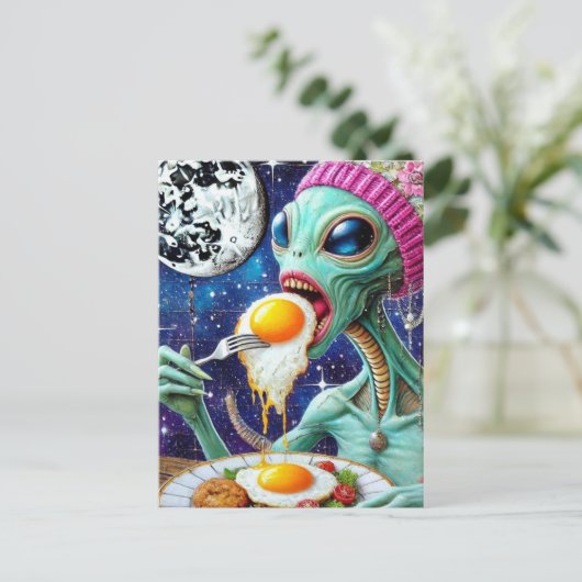 Alien Eating Fried Eggs Postkarte (Stehend Vorderseite)