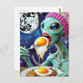 Alien Eating Fried Eggs Postkarte (Vorne/Hinten)
