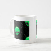 Alien Emojis Kaffeetasse (Vorderseite Links)