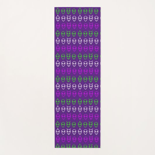 Alien Faces Trio Yogamatte (Vorderseite)