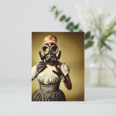 Alien Girl in einer Gasmaske Postkarte (Stehend Vorderseite)