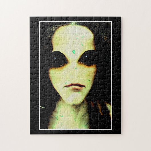 Alien Girl Puzzle (Vertikal)