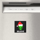 Alien Green Face Christmas Santa Hat Believe Magnet (In Situ (Geschirrspüler))