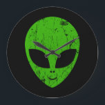 Alien Green Head ufo Science Fiction Extraterrestl Große Wanduhr<br><div class="desc">Alien grüner Kopf ufo Science Fiction extrarestrisches Grunge Lächeln Gesicht</div>