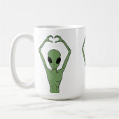 Alien-Herz-Pose Kaffeetasse (Links)