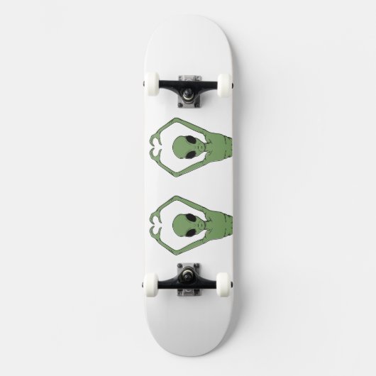 Alien-Herz-Pose Skateboard (Vorderseite)