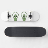 Alien-Herz-Pose Skateboard (Horizontal)