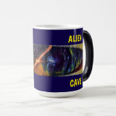 Alien-Höhle - Lila mit doppeltem Titel Verwandlungstasse (VorderseiteRechts)
