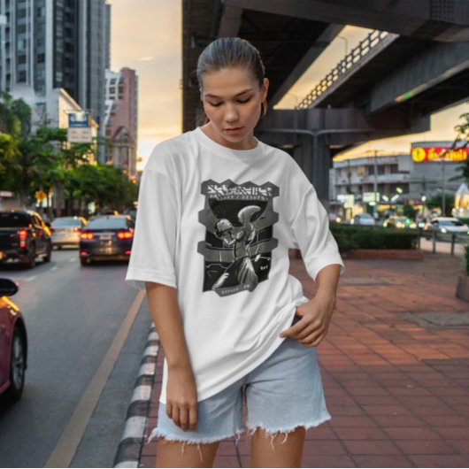 Alien Holding Astronaut Helmet T-Shirt