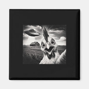 Alien-Huhn-Selfie mit UFO Magnet