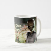 Alien in der Galaxie. Personalisiert Kaffeetasse (VorderseiteRechts)