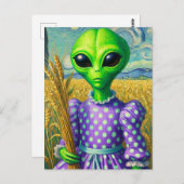 Alien in einem Polka-Dotentkleid auf dem Weizenfel Postkarte (Vorne/Hinten)