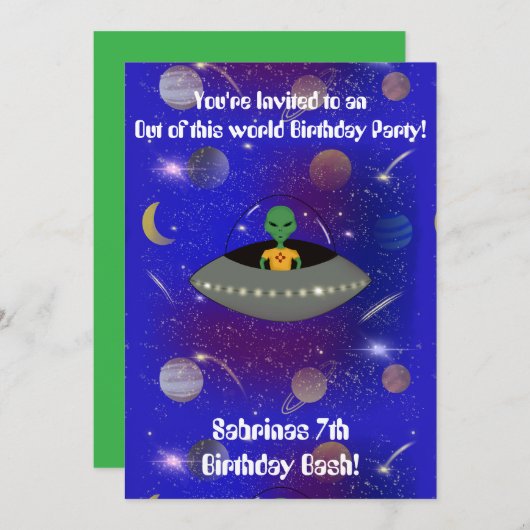 Alien in einem Raumschiff mit einem neuen T - Shir Einladung (Vorne/Hinten)