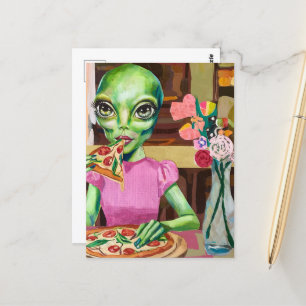 Alien in Pink Pizza mit Blume Vase essen Postkarte
