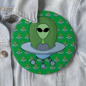 Alien in seinem kleinen Raumschiff Button (Beispiel)