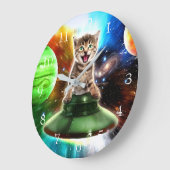 Alien-Katze in der Untertasse Große Wanduhr (Winkel)