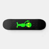 ALIEN KLEINER GRÜNER MANN SKATEBOARD (Horizontal)