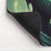 Alien Lady hält ein transparentes Glasobjekt Mousepad (Ecke)