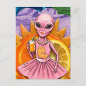 Alien Lady in Rosa mit Orangensaft, Orangensonne Postkarte (Vorderseite)