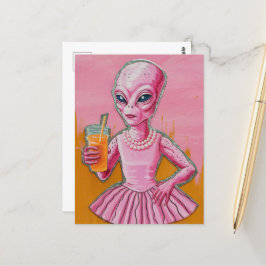 Alien Lady in Rosa mit Orangensaft Postkarte