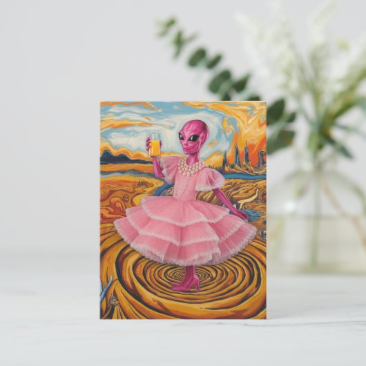 Alien Lady in Rosa mit Orangensaft Postkarte (Stehend Vorderseite)