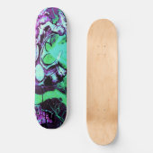 Alien Laseraugen mit Reptilienzunge Skateboard (Vorderseite)