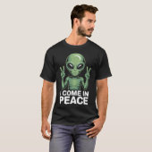 Alien mit Friedenszeichen T-Shirt (Vorne ganz)
