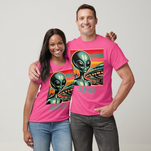Alien mit Ufo Retro-Style T-Shirt (Unisex)