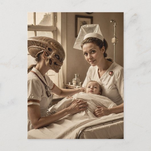 Alien Nurse Postkarte (Vorderseite)