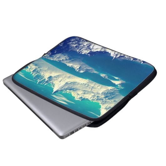 Alien Planet - 3D-Computerarbeit. Steine und s Laptopschutzhülle (Vorne Knopf)