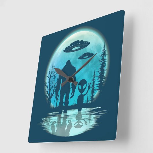 Alien Quadratische Wanduhr (Winkel)