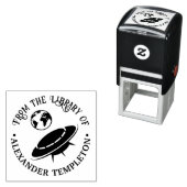 Alien-Raumschiff in den Buchnamen der Bibliothek d Permastempel (Beispiel)