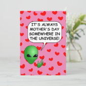 Alien Red Hearts Mother Day Einladung (Stehend Vorderseite)