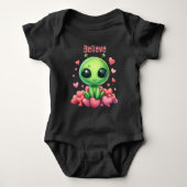 Alien sitzend im Herzen Liebe UFO Glauben Scifi-Sp Baby Strampler (Vorderseite)