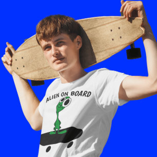 ALIEN SKATEBOARDER FUNNY T - Shirt