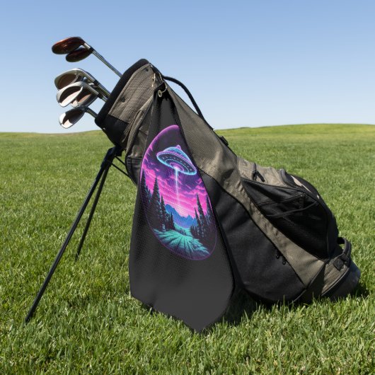 Alien Spaceship Retro Futuristic Golfhandtuch (Gras)