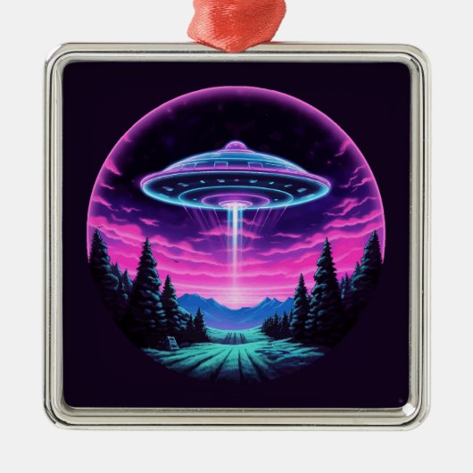 Alien Spaceship Retro Futuristic Ornament Aus Metall (Vorne)