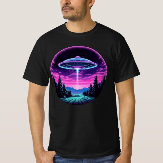 Alien Spaceship Retro Futuristic T-Shirt (Vorderseite)